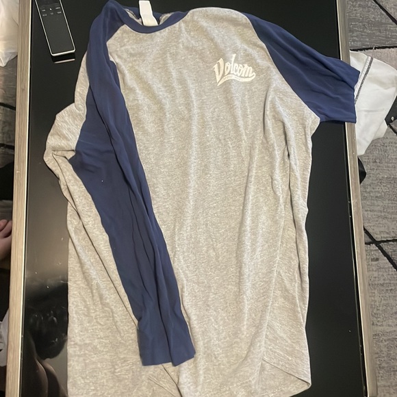Volcom 3/4 baseball shirt size XL super soft hardly worn - Picture 2 of 3